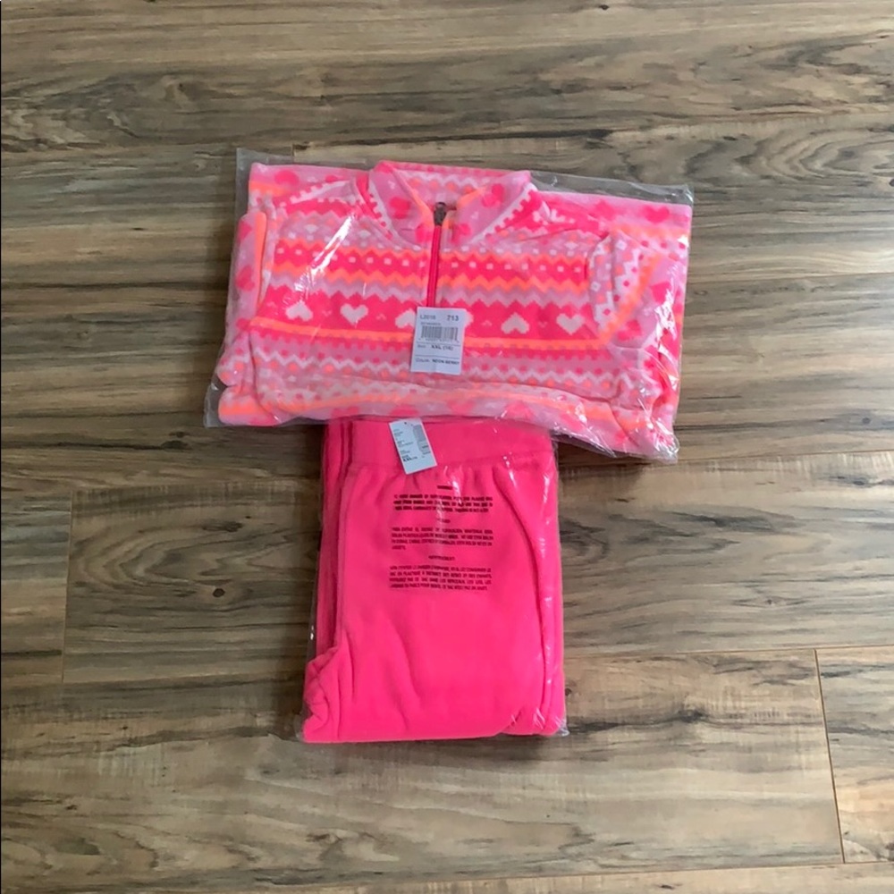 NWT Childrens place matching fleece set
